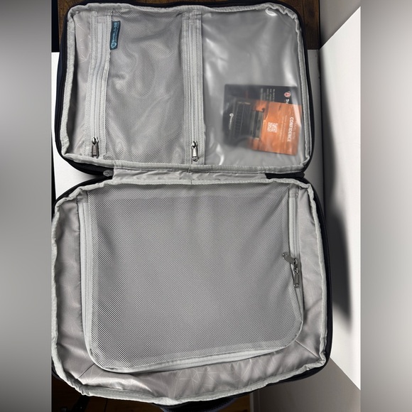 Traveler's Choice Markham 27L Backpack, Expandable, Business, Travel, Work, O... - Picture 5 of 7